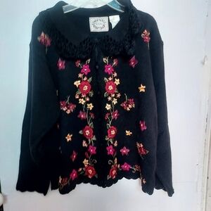 Erika Black Floral Embroidered Sweater With Crocheted Collar Medium Grandma